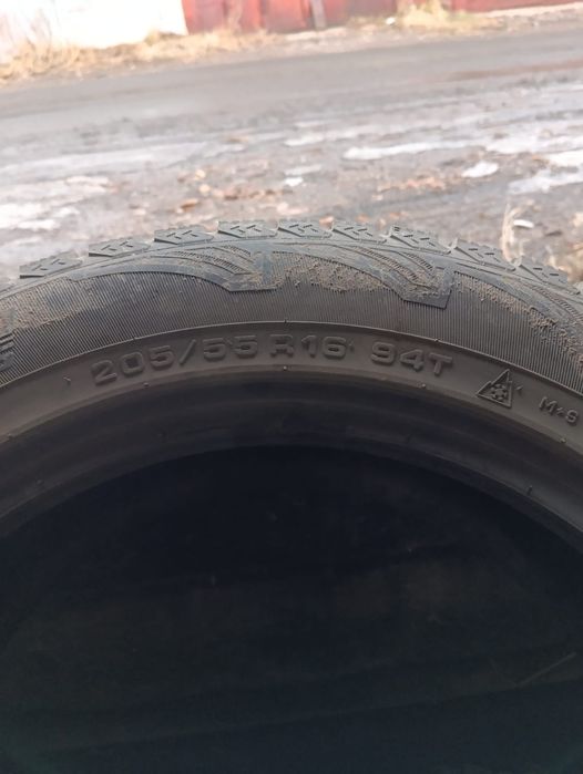 Продам шины зимние на 16
