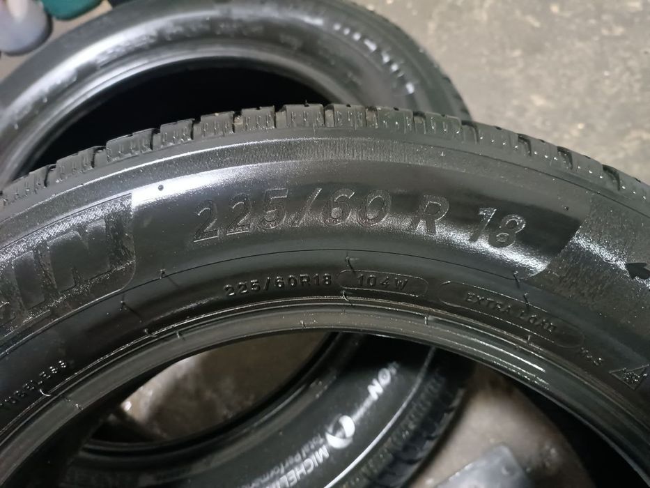 225 60 R18 Michelin Balon 2 Dona Sotiladi Holati yaxshi Ayibi yoq