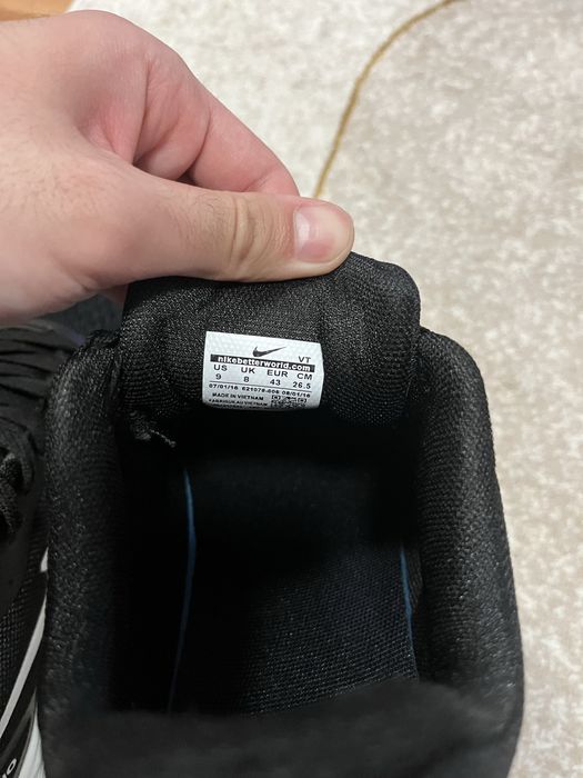 Кроссовки продам