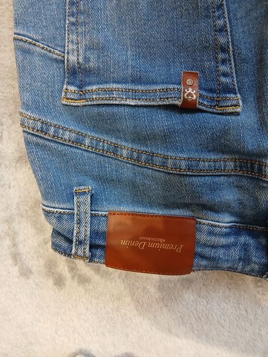 Дамски дънки ,размер М-L  -2 броя комплект