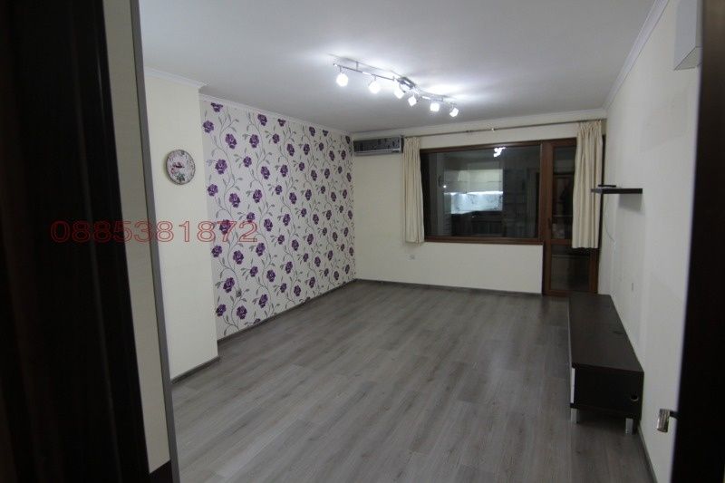 Продава се Тристаен апартамент в Варна, Възраждане 4 - 115 кв.м за 1007 €/кв.м - Снимка #1