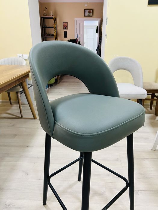 “Барные стулья, которые преобразят ваш интерьер!”