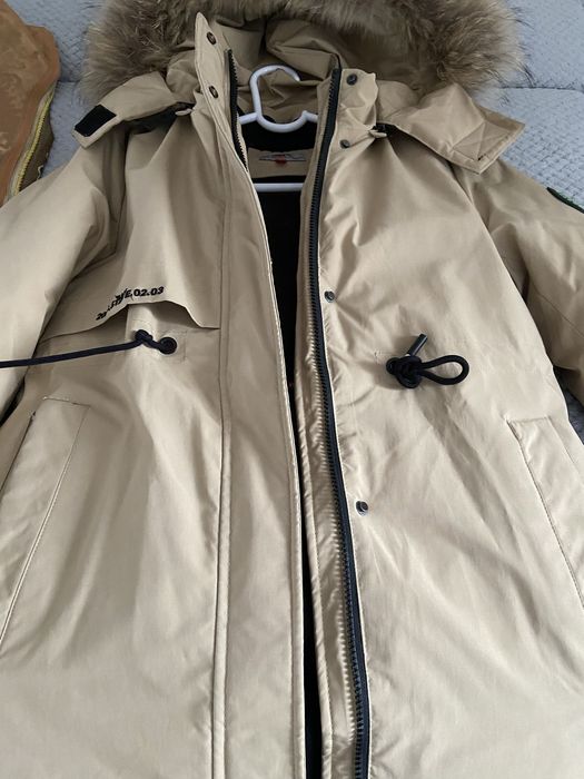 Продам куртку на девочку