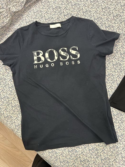 Тениски GUESS /AX/BOSS /рокля GUESS