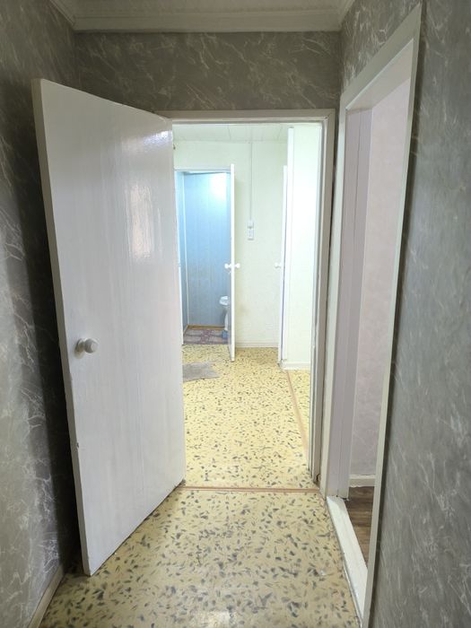 2 х комнатные квартиры в СПУТНИКЕ в деревянном доме. На выбор