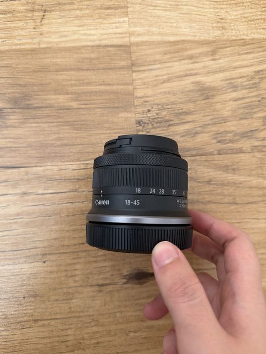 обектив Canon RF-S 18-45mm f/4.5-6.3 IS STM