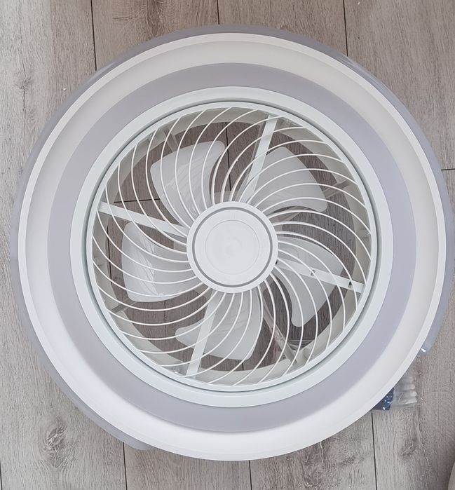 LED полюлей с винтоверт