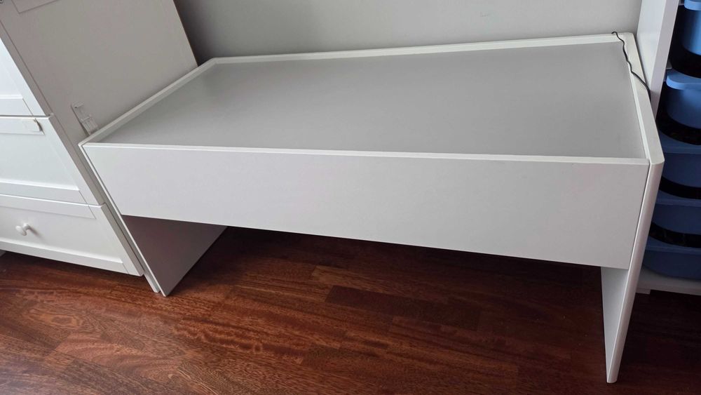 Masa joasa cu sertar Ikea Dundra