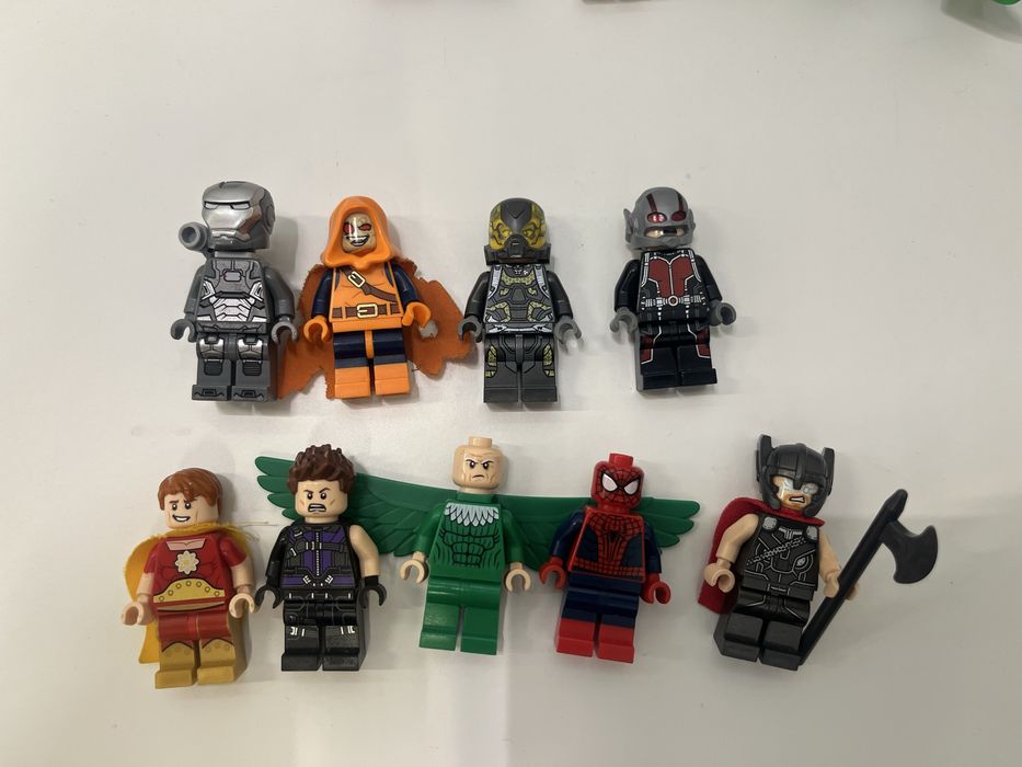 Продаю лего марвел