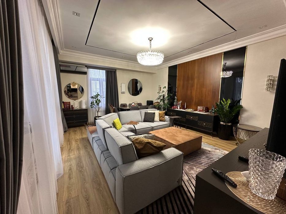 Продается 4х ком квартира в новостройке, ор-р: стадион Старт, 176м²