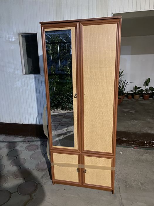 Продам шкафы тумбочки