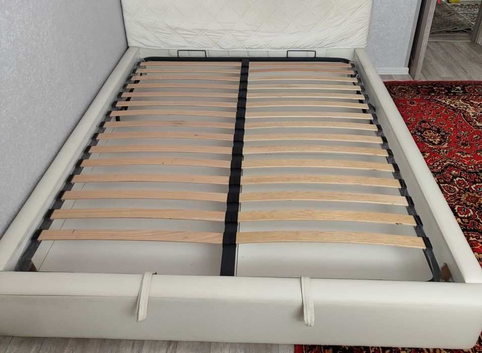 Продам кровать в спальню