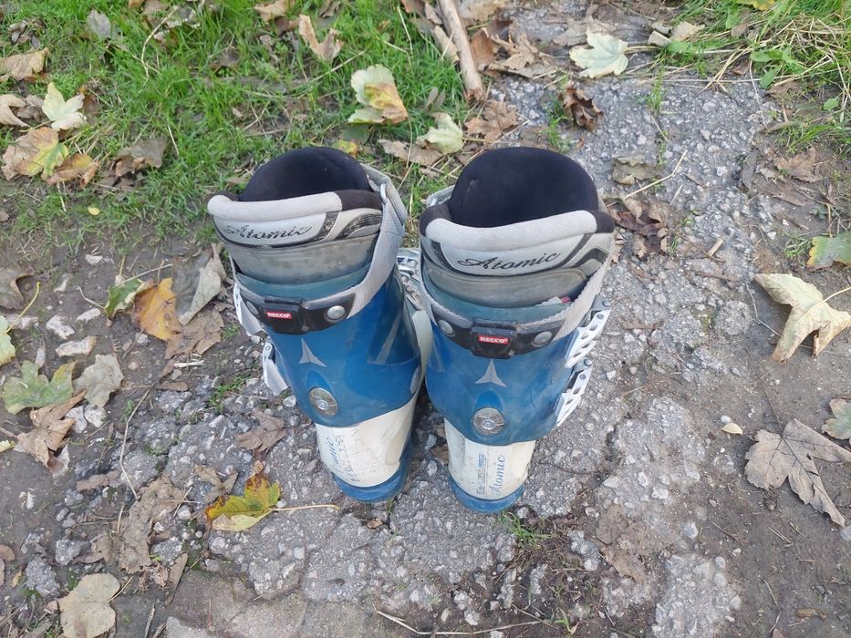 Обувки за ски, ATOMIC