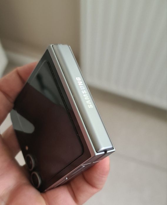Samsung Galaxy Z Flip 6 5G