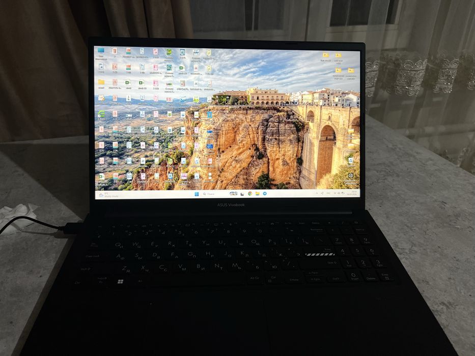 ASUS VivoBook Ryzen 5-6/12| 16Gb Ram| 512 Gb Ssd| Отличное состояние