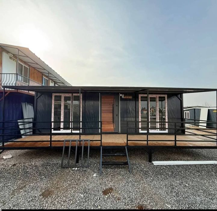 Vând casa pe structura metalica 10x7