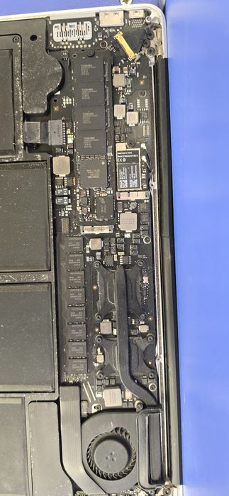 Apple ipad и Apple MacBook