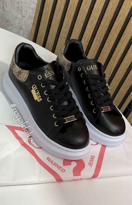 Stoc Adidasi dama Guess