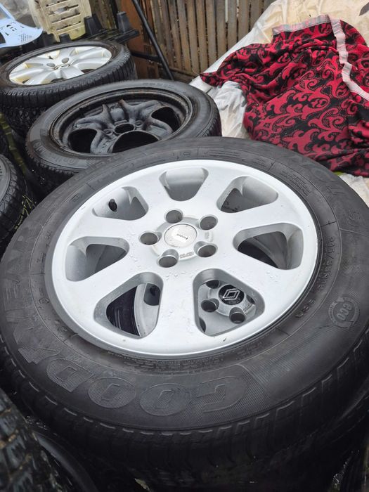 Cauciucuri cu jante si fara
