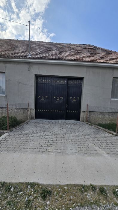 Vand Casa superba comuna Pomezeu sat Hidis