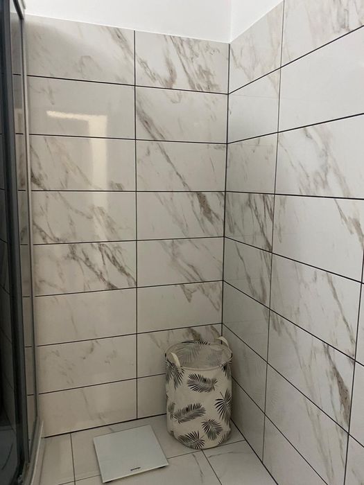 Închiriez apart. 3 camere Decebal Oradea