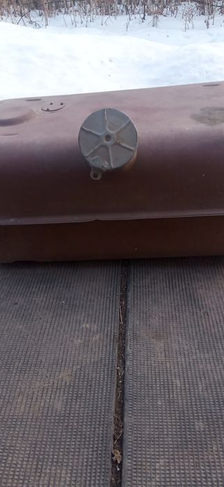 Бензобак продам за