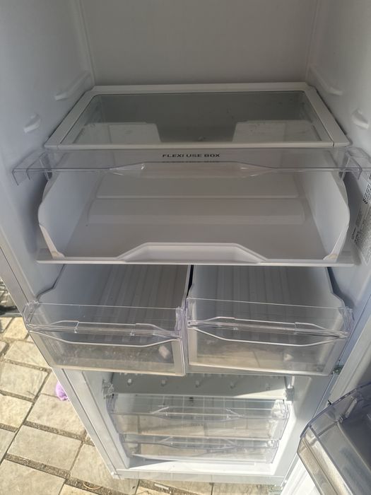 Продам холодильник Indesit