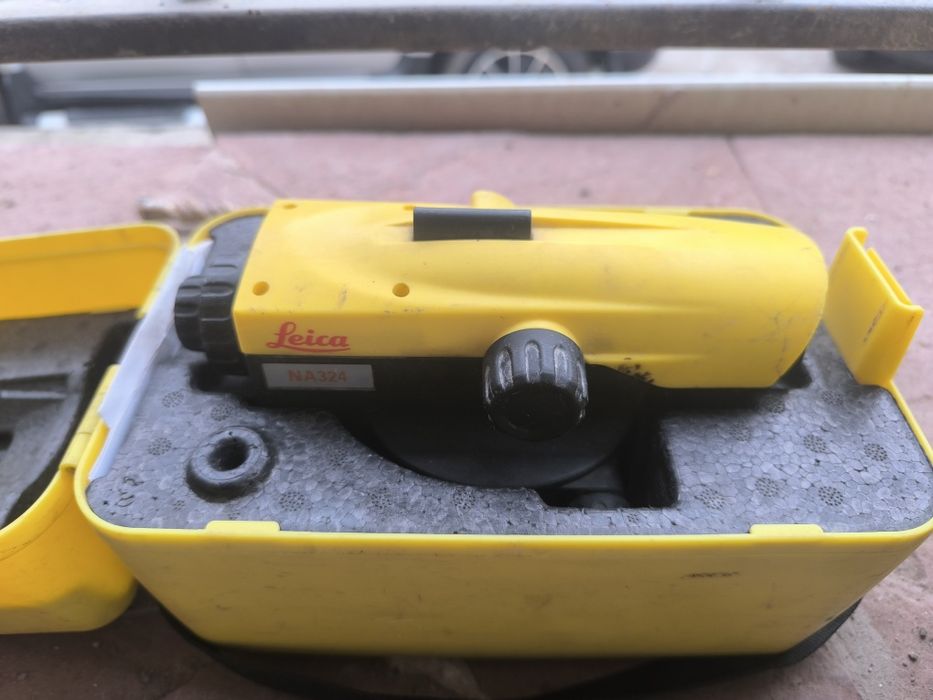 Нивелир оптический leica