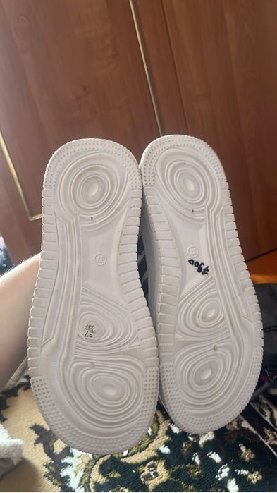 Кросовки женские