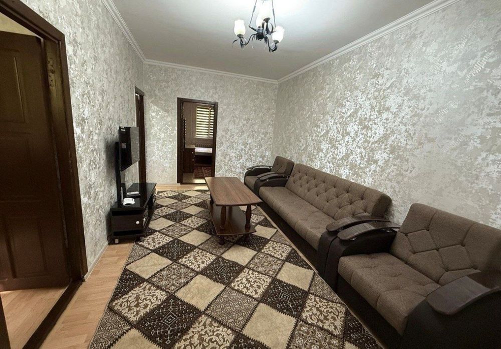 Сотилади Чилонзор 17 квартал 2 хонали