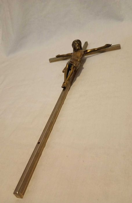 Cruce / crucifix vechi, de dimensiuni mari, din alama/bronz, de colectie