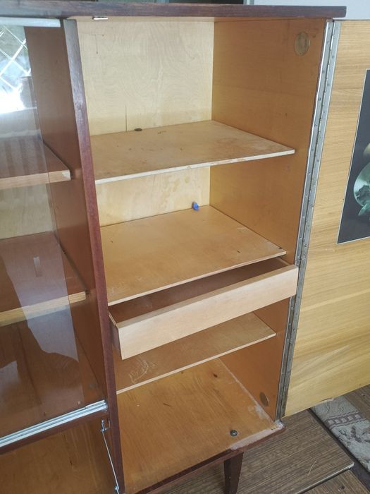 Продаётся Книжный шкаф