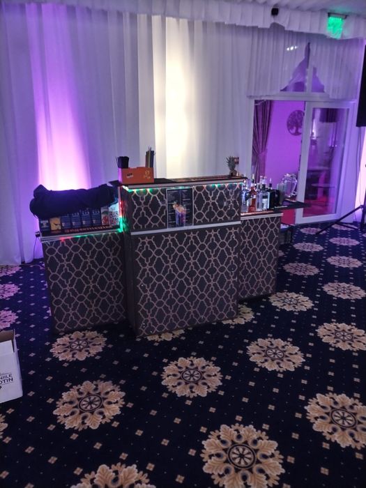 Open / Cocktails BAR ..