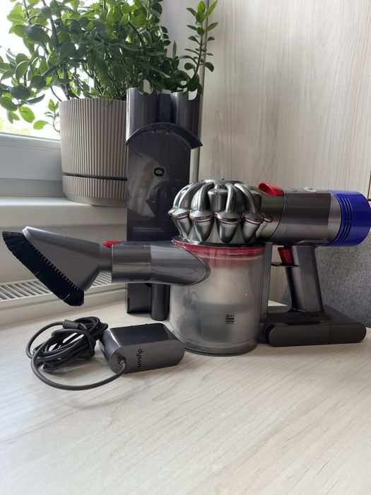 Aspirator Dyson V8