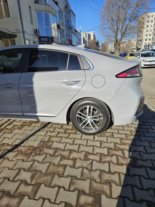 Jante+cauciucuri iarnă R15 Hyundai Ioniq Hybrid