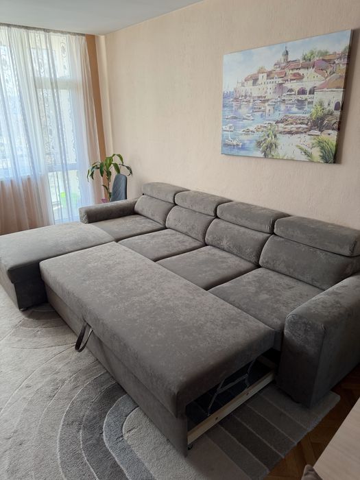 Чисто нов разтегаем диван с лежанка