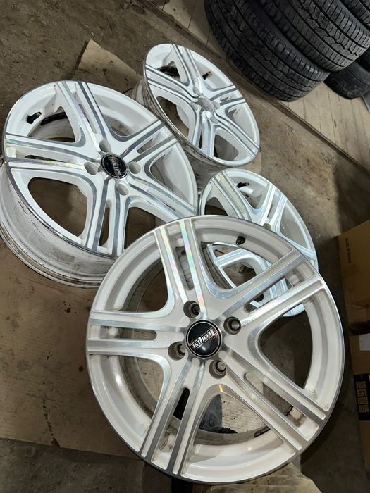 R16 PCD 4*108  Комплект легкосплавных дисков