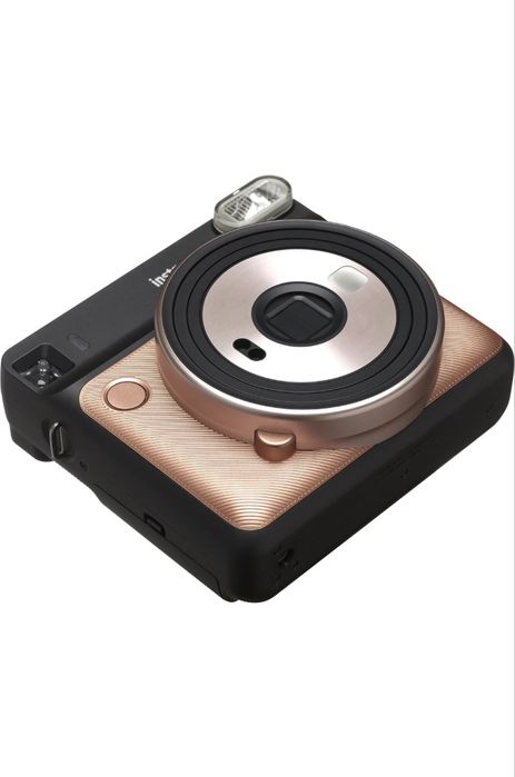 Фотокамера для моментальных снимков INSTAX SQUARE SQ6.