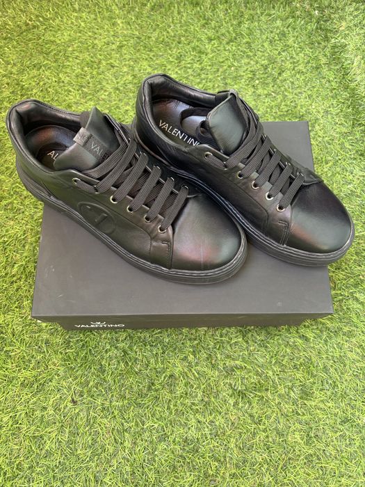 Обувки,сникърси ,маратонки Valentino