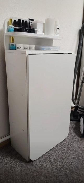 Раскладной маникюрный стол для Вашего бизнеса.  Удобный и компактный