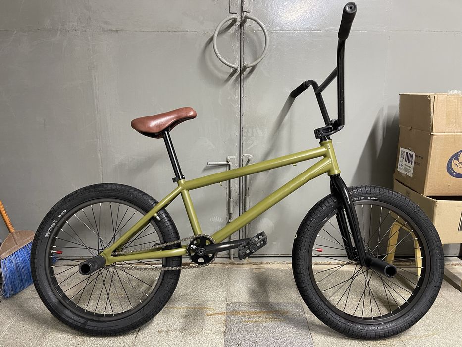 Продам трюковой BMX