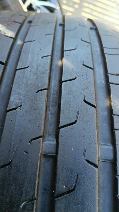 Anvelope  Continental vara 245/45/18  Y XL