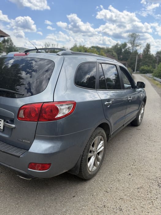 Vand sau Schimb Hyundai santa fe 2007 2.2 disel acte valabile fiscal pe loc Schimb in special cu atv tractor utilaje agricole și ofer diferență