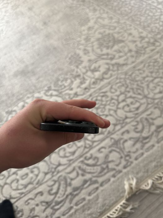 Продам Iphone 16 pro