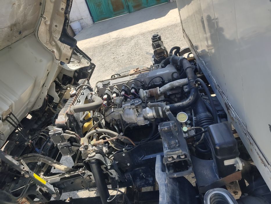 Isuzu NQRsotiladi 2013