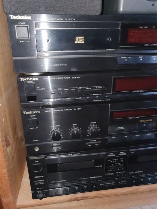 Colectie discuri vinil,casete,cd-uri,benzi,aparatură