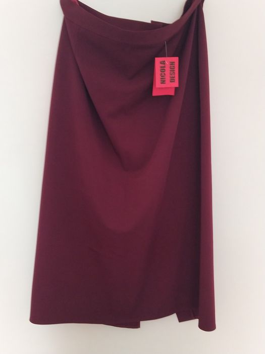 Nou! Fustă măsura 48!