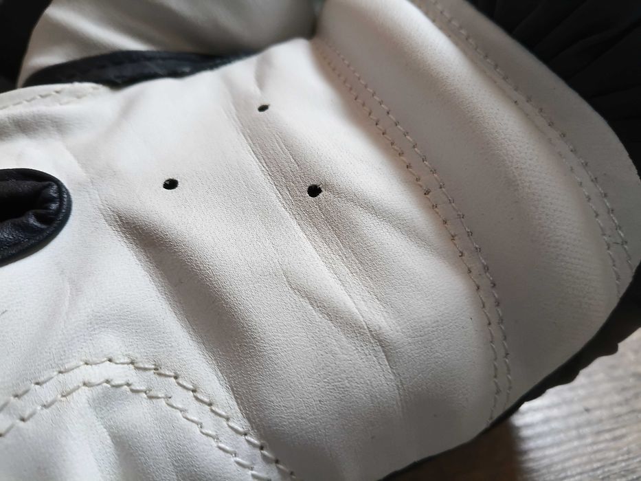 Mănuși BOX stare bună 20 lei