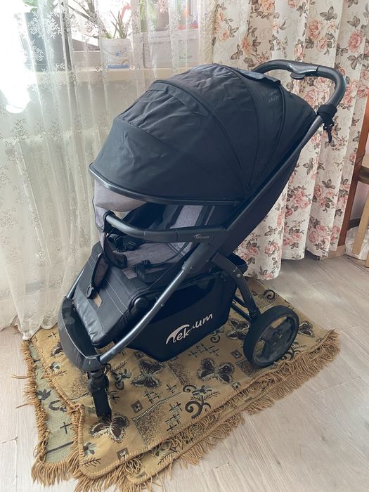 Продам коляску фирма Текнум