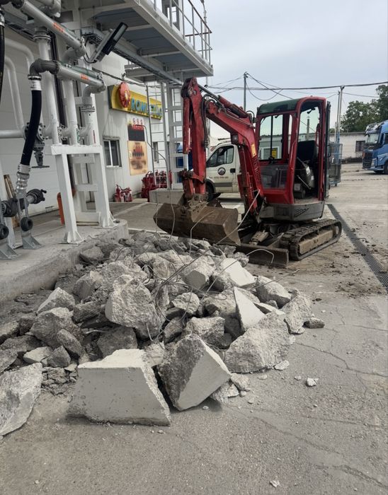 Piconarii,fundatii,balastru,nisip,beciuri sapaturi de orice fel